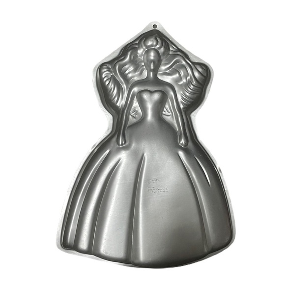 VINTAGE Wilton 1992 Barbie Cake Pan 2105-2551 - Picture 1 of 7